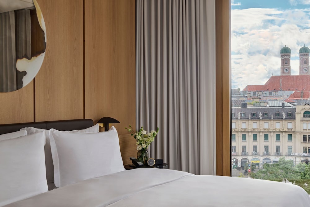Suite, 1 Bedroom, City View thumbnail 5