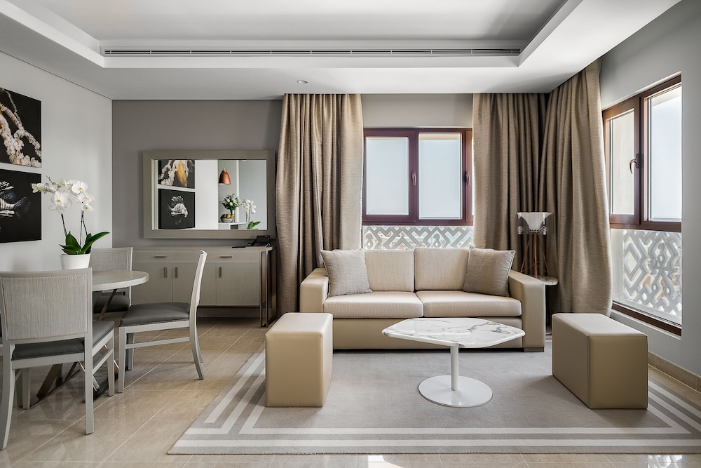 Family Room, 2 Bedrooms (1 King & 1 Twin Bed)