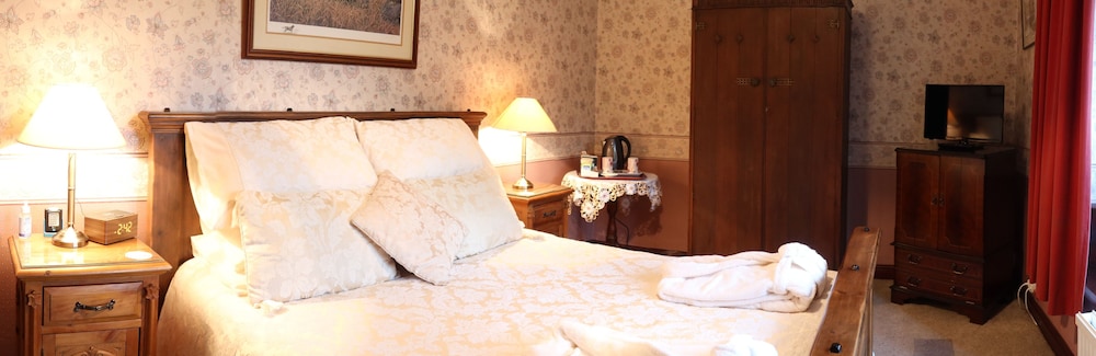 Classic Double Room, Private Bathroom (King Size Bed) photo 3