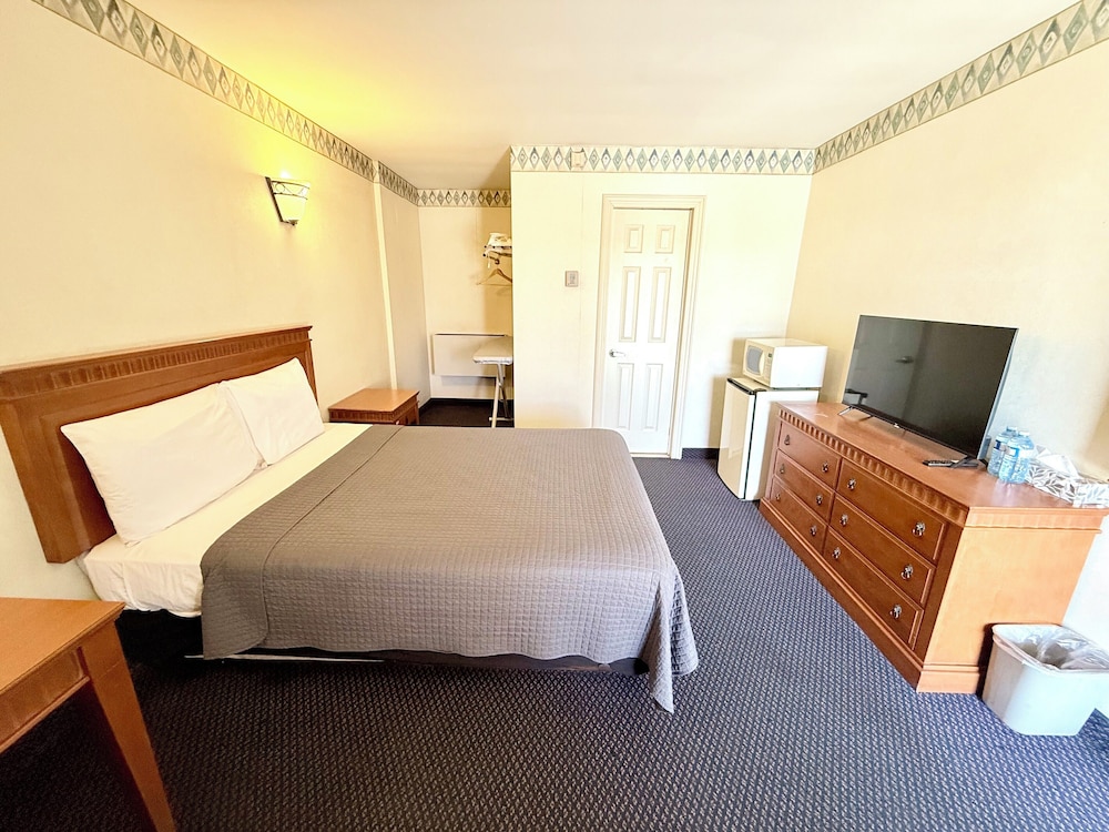 Courtyard Room, 1 Queen Bed, Non Smoking photo 1
