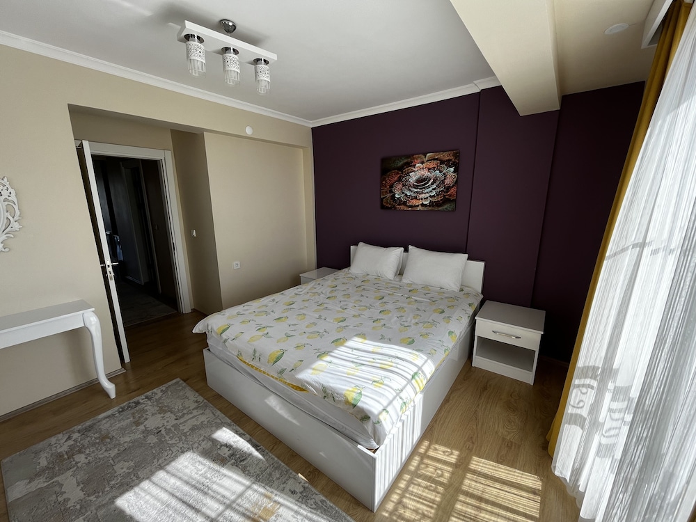 Basic Apartment photo 1