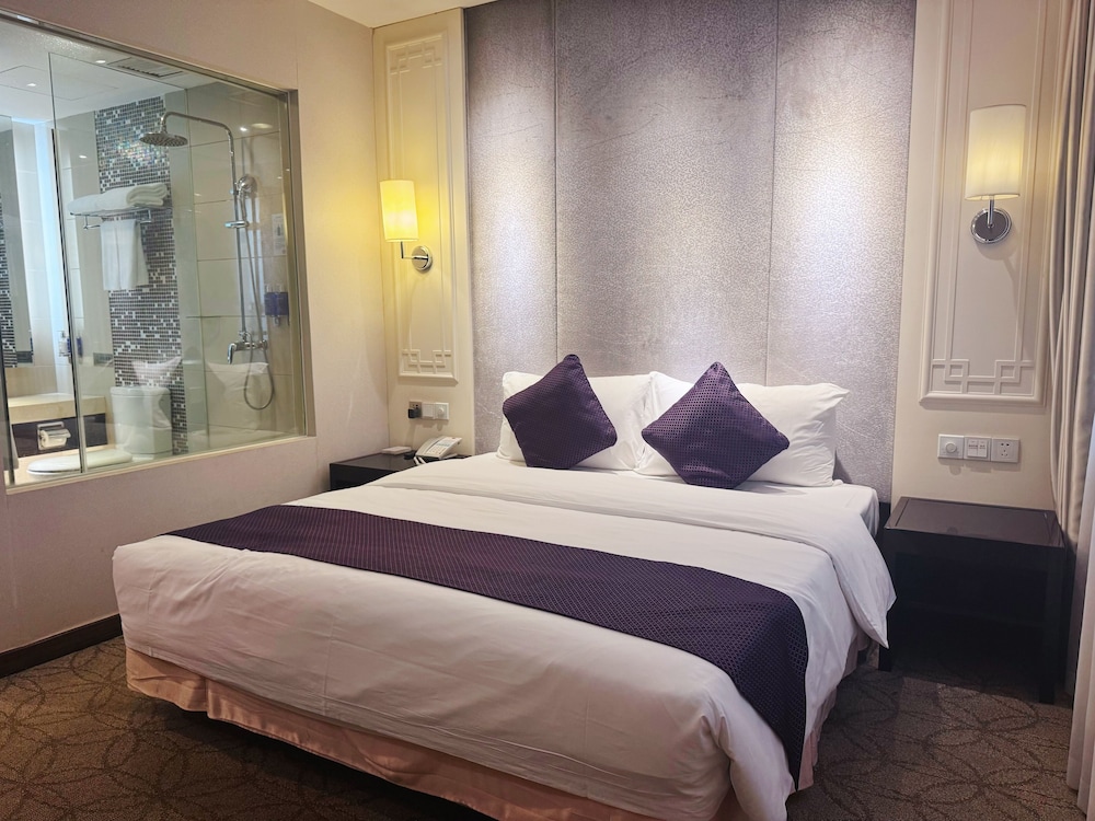 Superior Room, 1 Queen Bed photo 1