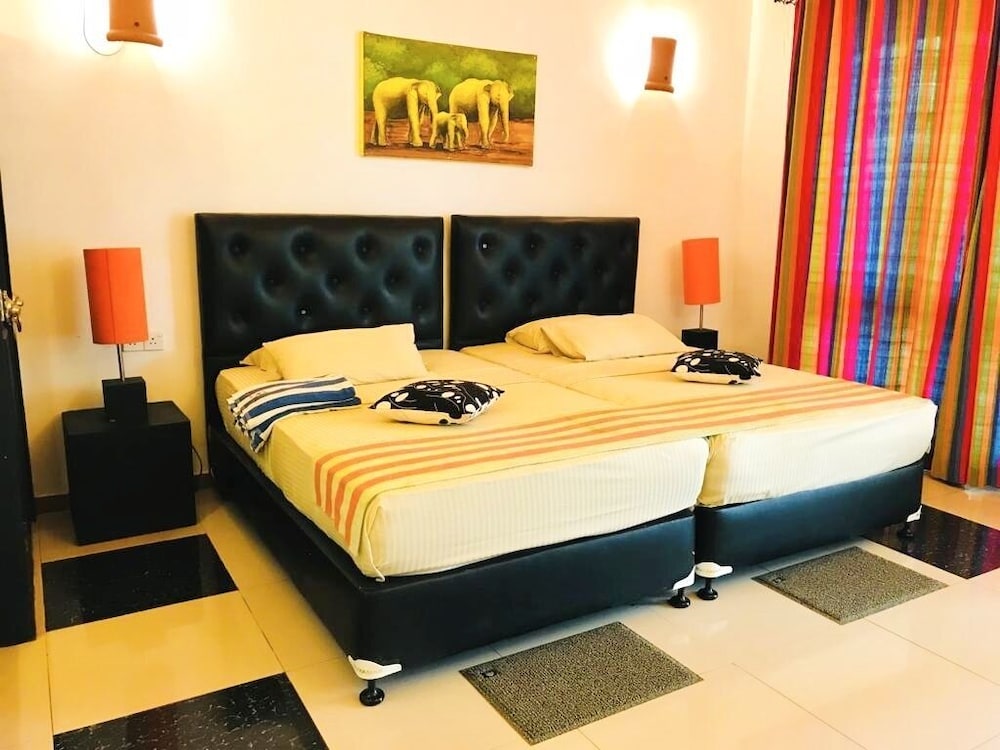 Deluxe Quadruple Room, Multiple Beds, Non Smoking