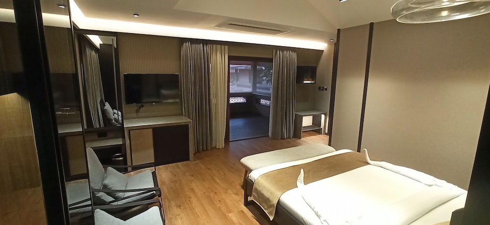 Club Suite photo 2