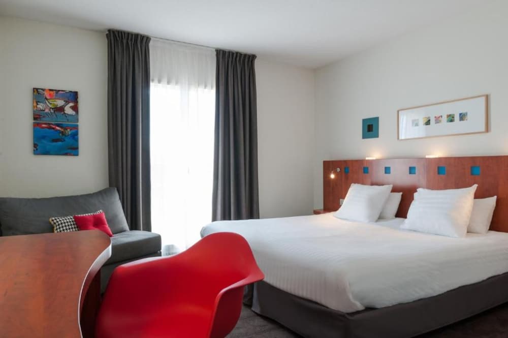 Executive Room - Photo 2