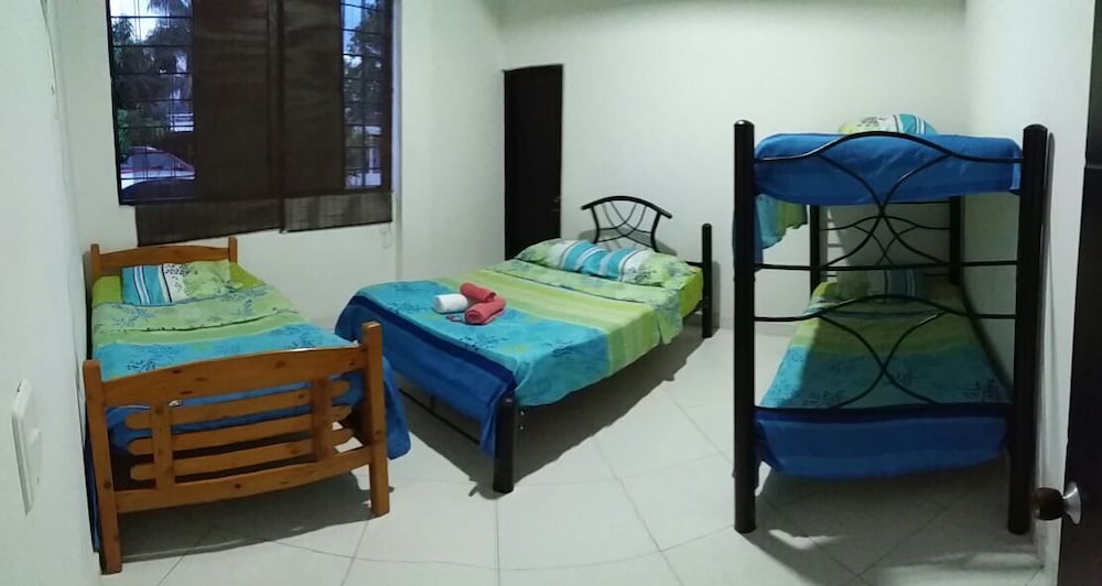 Family Room, Multiple Beds