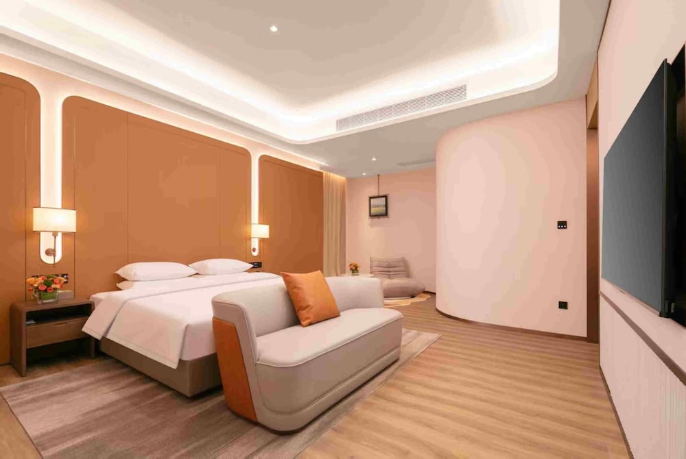 Room, 1 King Bed with Sofa bed (Leisure)