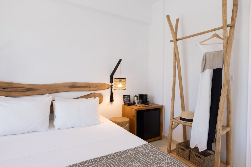 Standard Double Room, 1 Bedroom, Partial Sea View photo 3