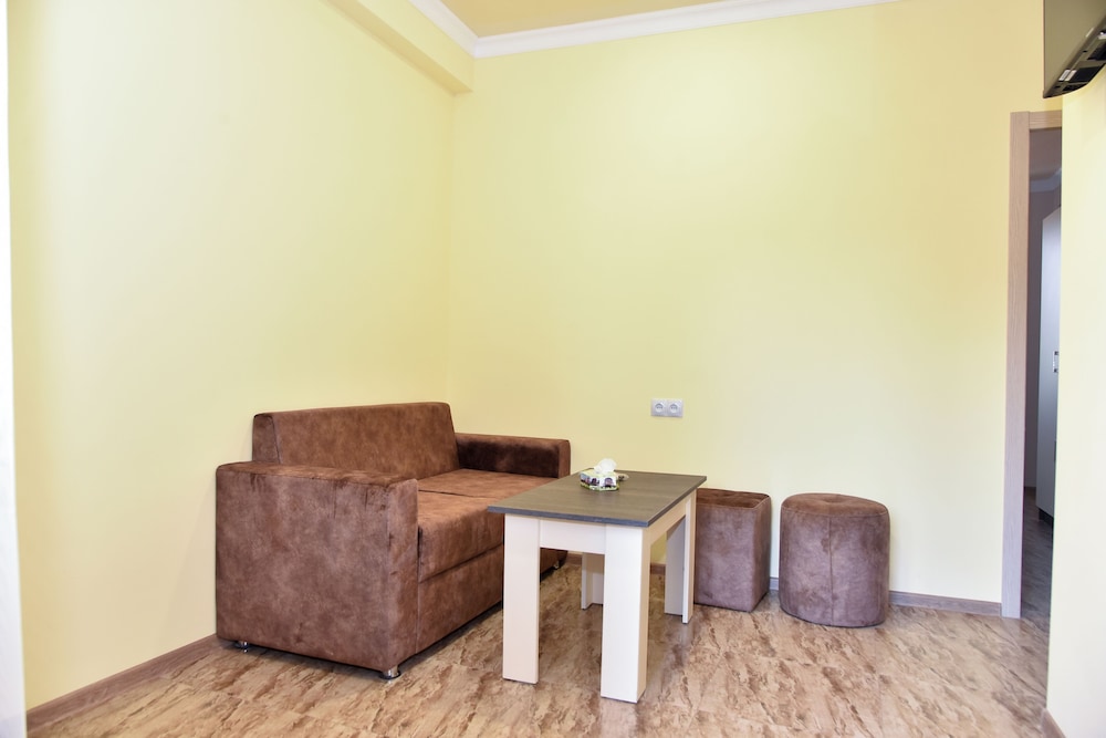 Triple Room, 1 Bedroom photo 3