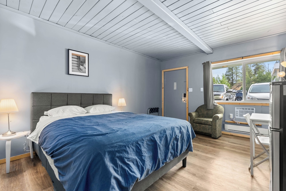 Standard Room, 1 Queen Bed photo 1