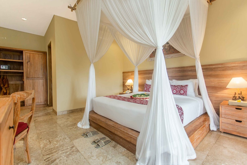 Suite with Balcony - Photo 4