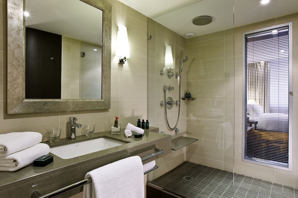 Luxury Room, 2 Twin Beds (Old Port View, Spa and Gym Access) - Photo 3