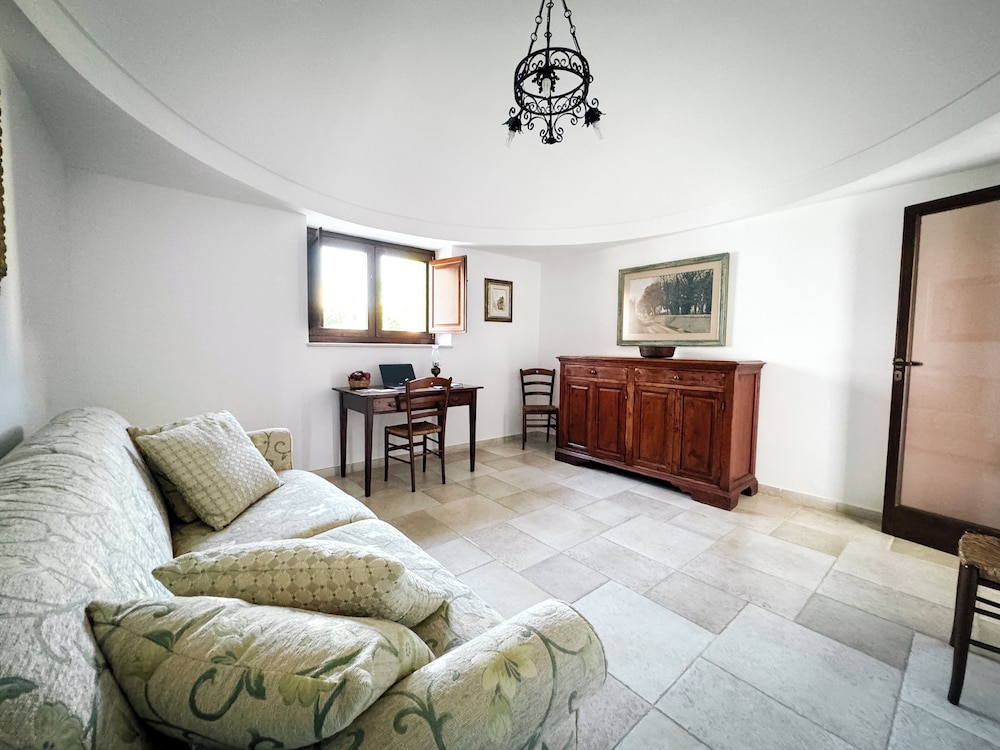 Family Condo, 1 Queen Bed with Sofa bed, Garden View photo 3
