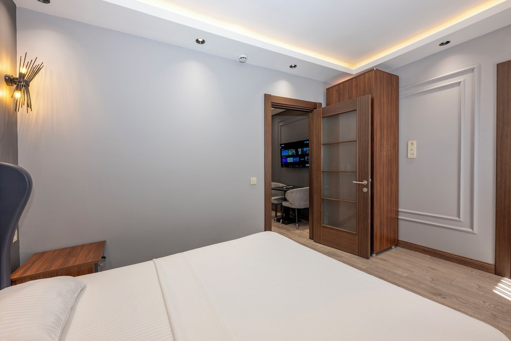 Deluxe Triple Room photo 3