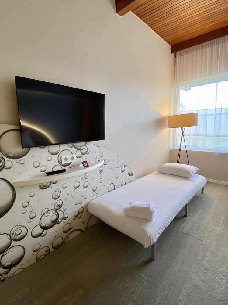 Standard Room, 1 Double Bed with Sofa bed photo 3