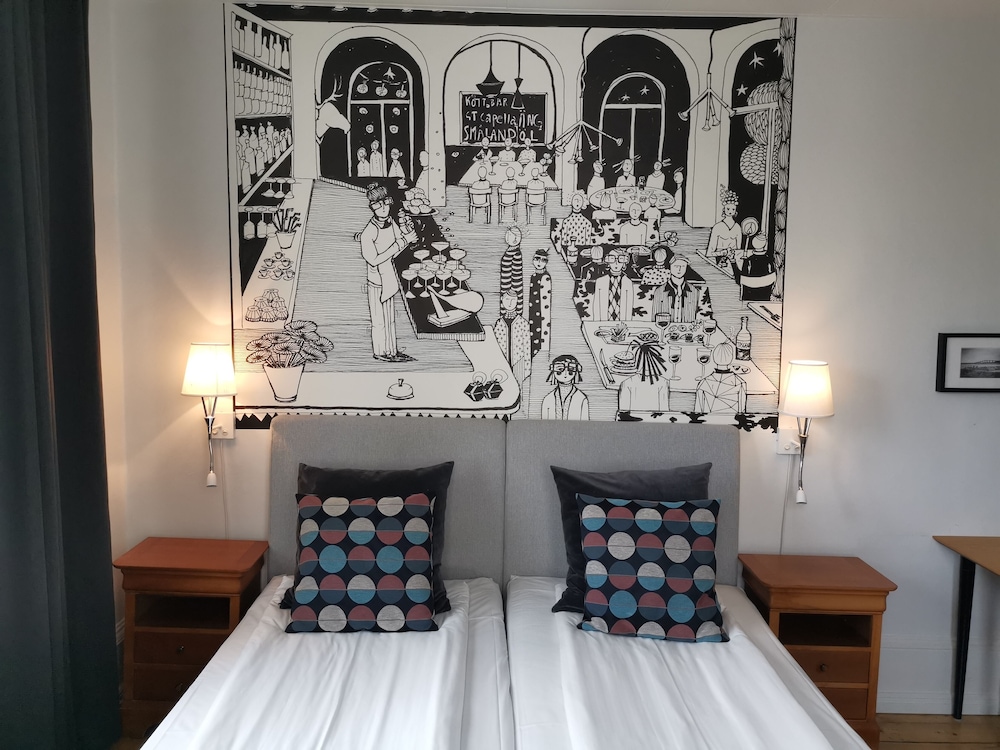Standard Room, 1 King Bed, Non Smoking - Photo 3