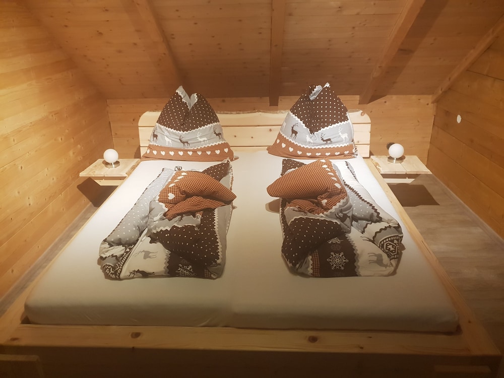Deluxe Cottage photo 1