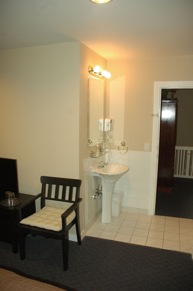 Basic Room, Private Bathroom photo 3