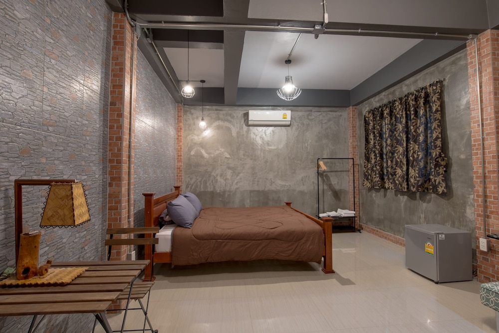 Suite with Air-Conditioner and Private Bathroom (Loft) photo 2