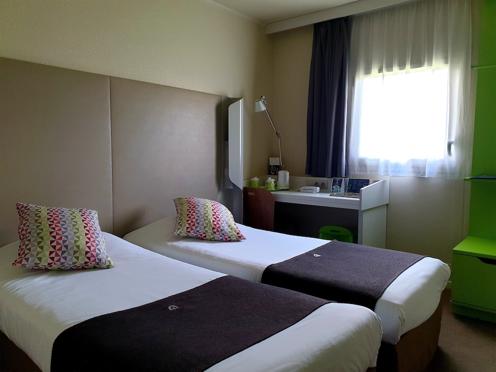 Standard Room, 2 Twin Beds - Photo 3