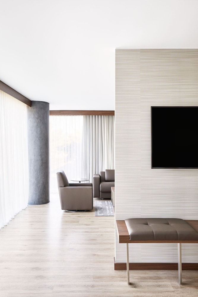 Junior Suite, 1 King Bed with Sofa bed, Pool View (Mobility/Hearing Access, Roll-in Shwr)