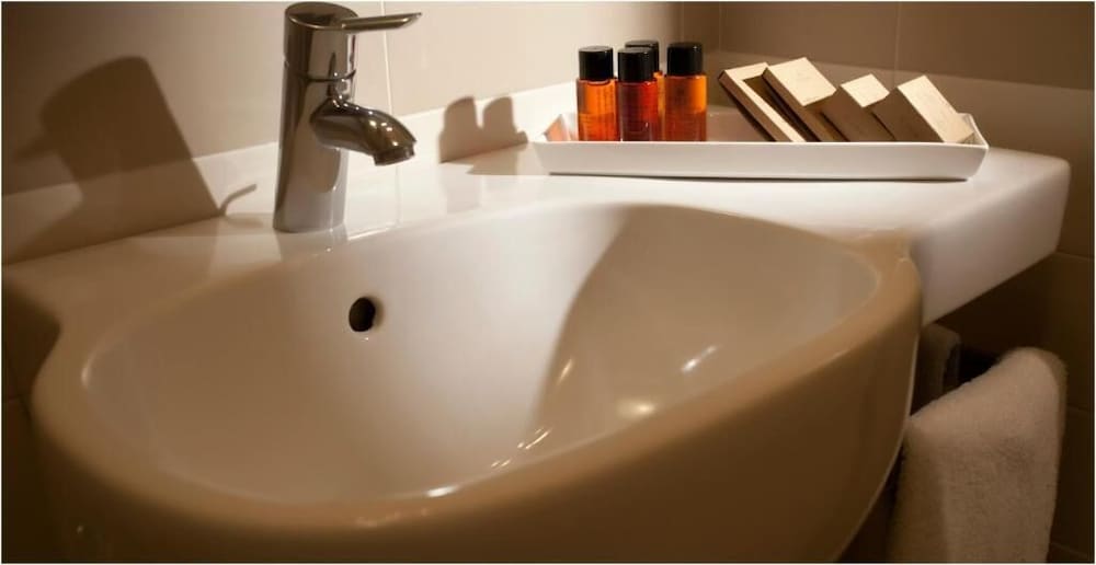 Standard Double or Twin Room, 1 Double or 2 Twin Beds - Photo 7