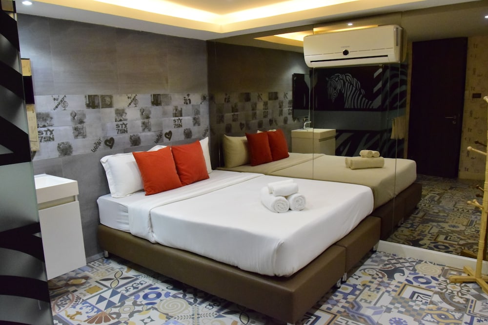 Deluxe Double Room with Bathtub photo 1