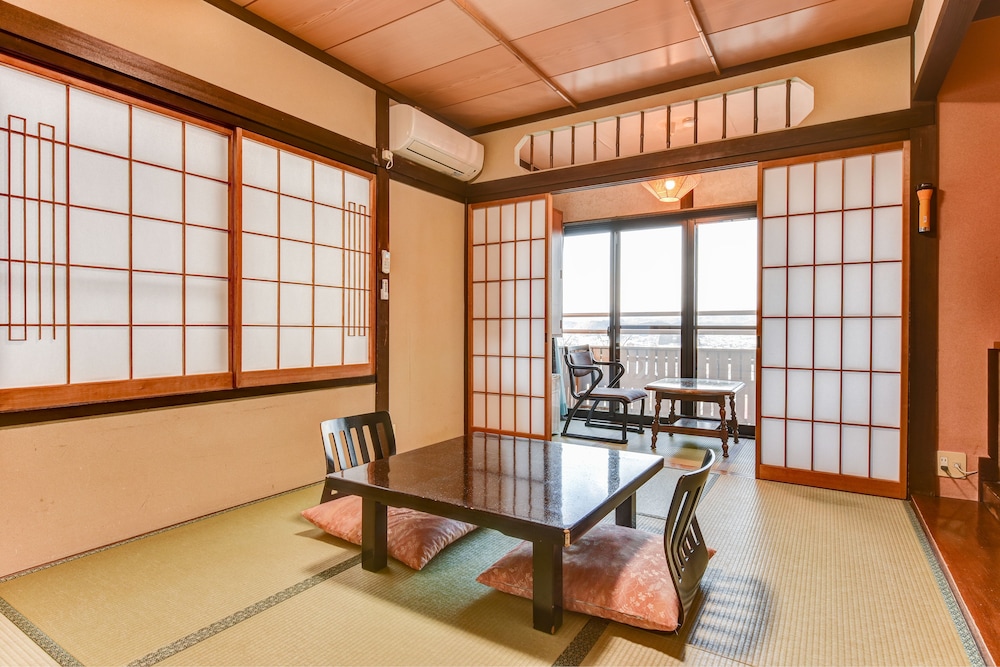Standard Japanese-Style Room - Photo 3