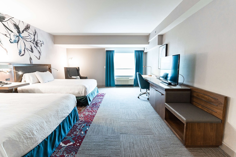 Room, 2 Queen Beds, Accessible (Mobility/Hearing, Roll In Shower) - Photo 4