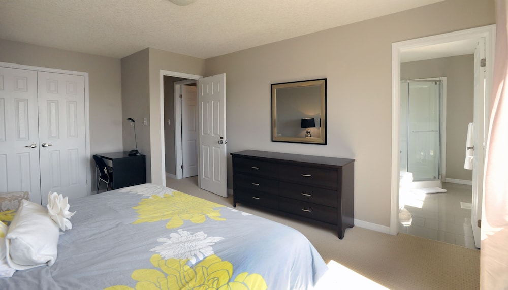 King or Queen Room with Ensuite Bath-Type 1 (No pets) photo 1
