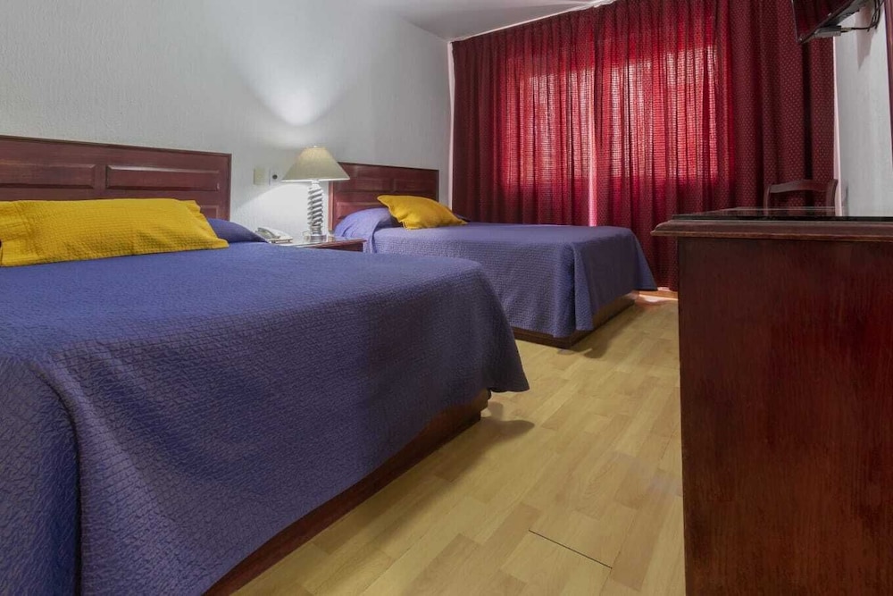 Standard Room, 2 Double Beds photo 2
