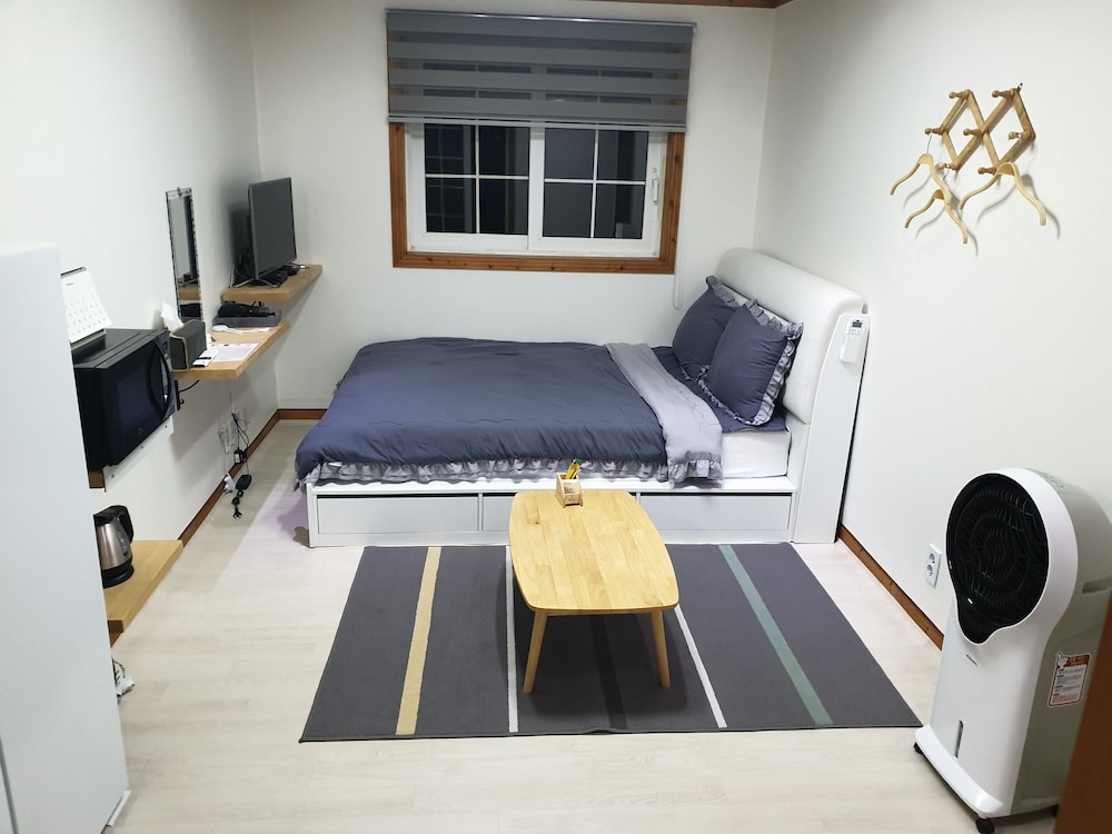 Studio (202) photo 2