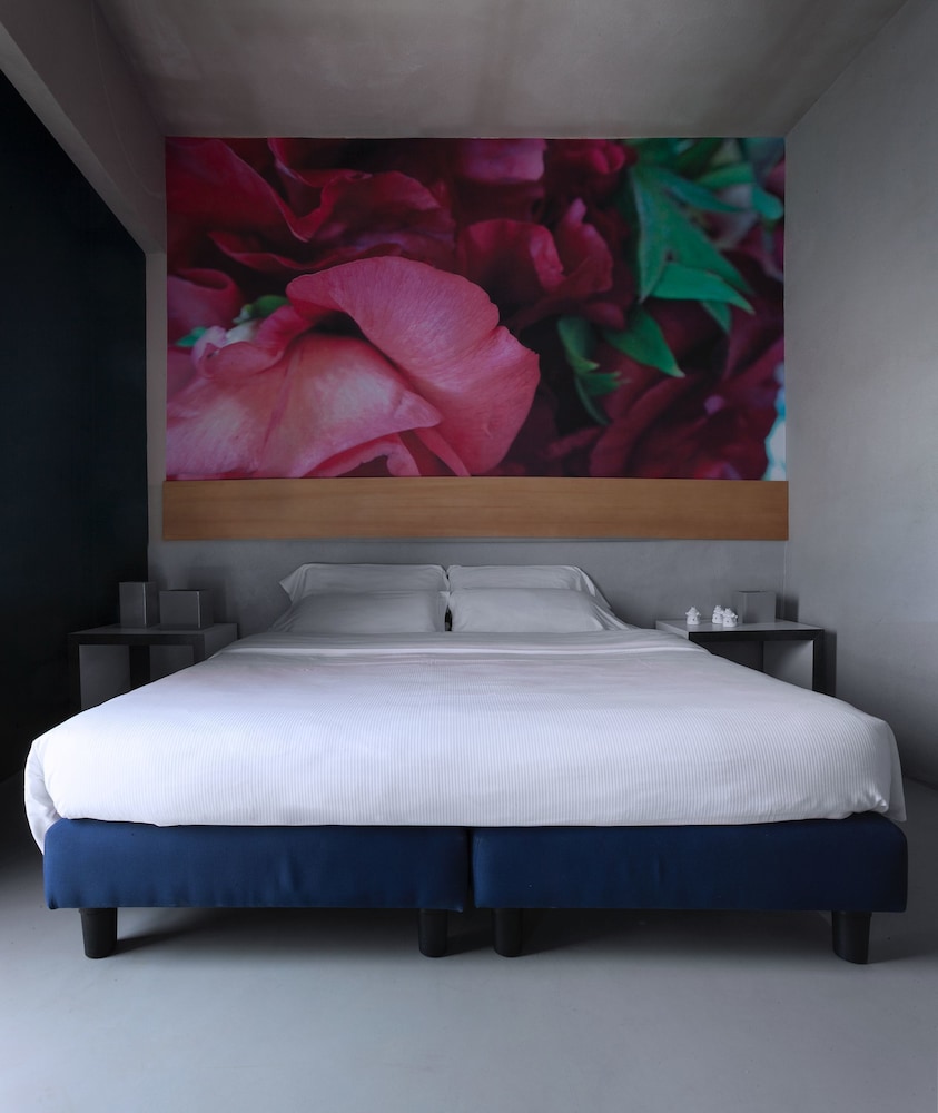 Deluxe Double Room, City View photo 3