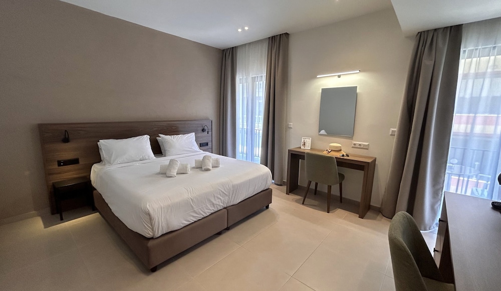 Comfort Double Room | City View photo 2
