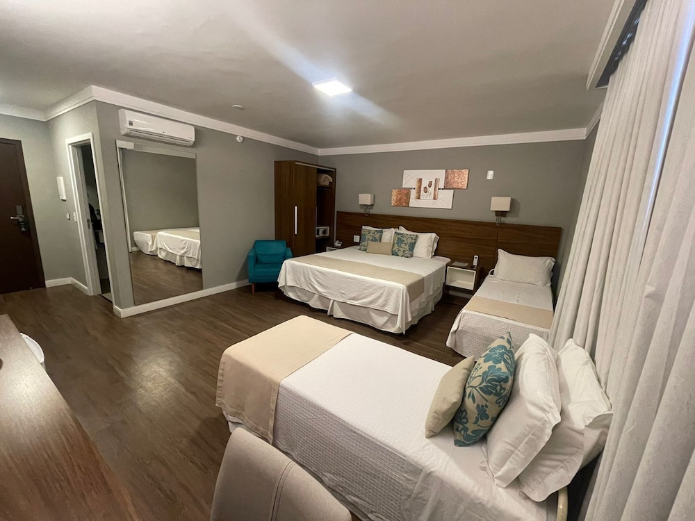 Superior Quadruple Room, Accessible (PNE) - Photo 1