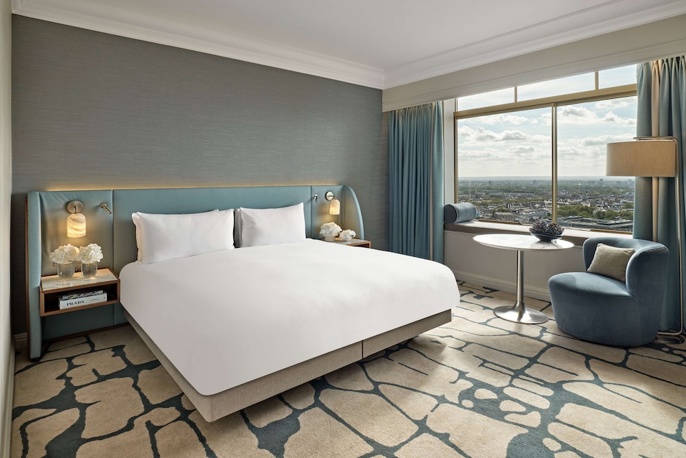 Executive Room, 1 King Bed, Club Lounge Access