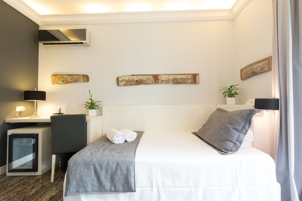 Double Room (Small with French bed)