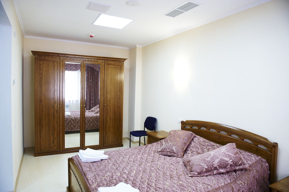 Suite, Mountainside