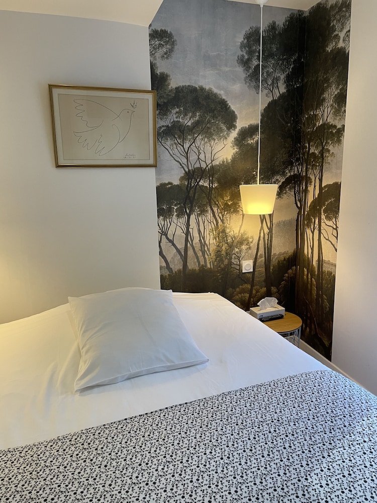 Deluxe Room - Photo 3