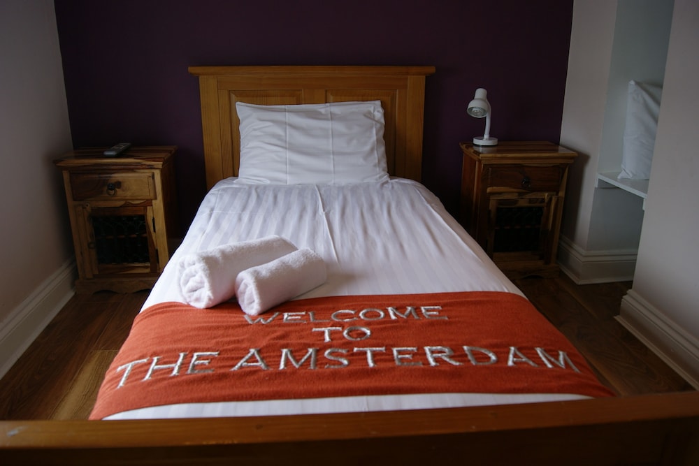 Small single room photo 2