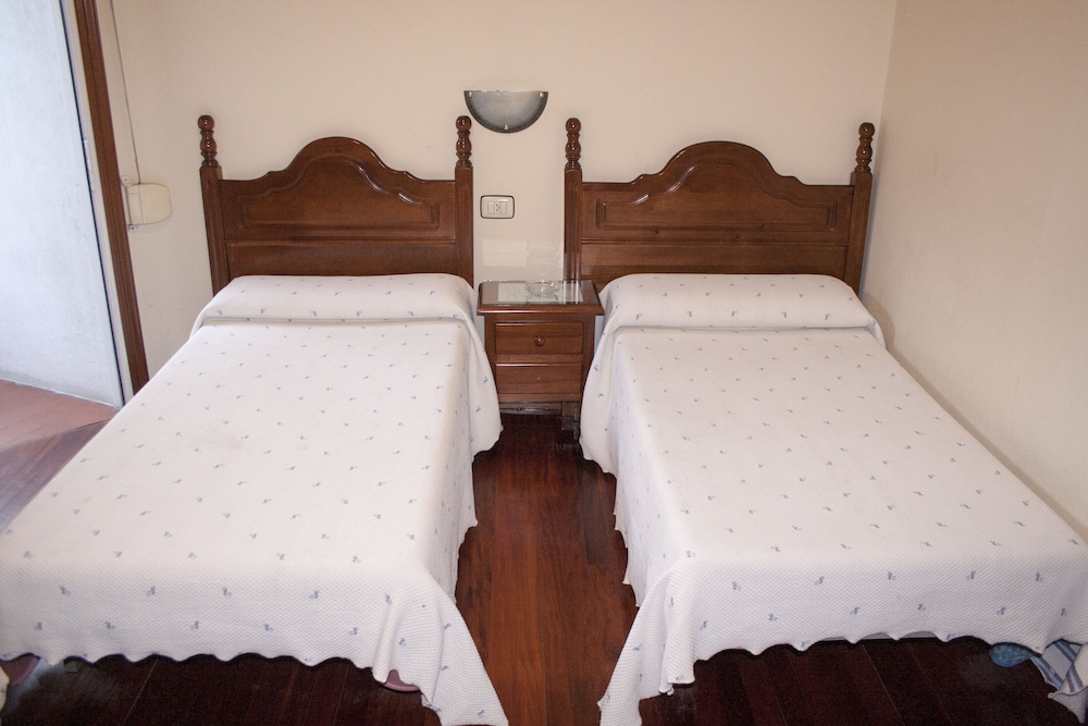 Economy Double Room photo 2