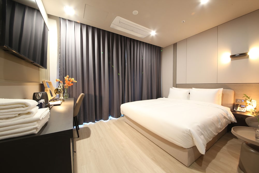 Standard Double Room - Photo 4