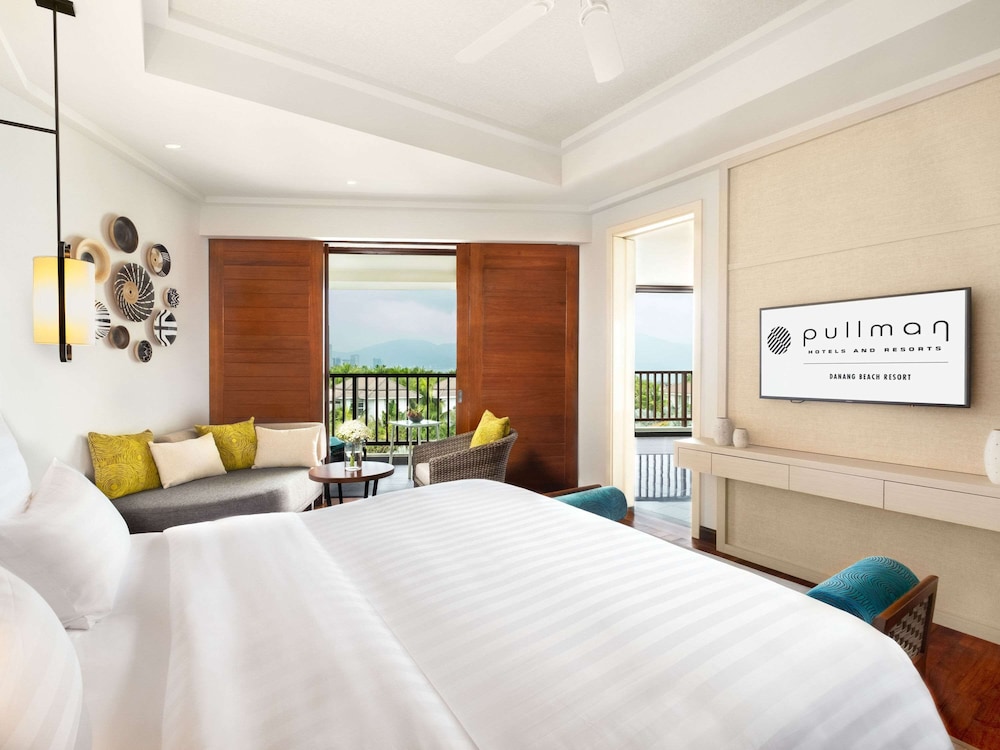 Junior Suite, 1 King Bed, Terrace - Photo 3