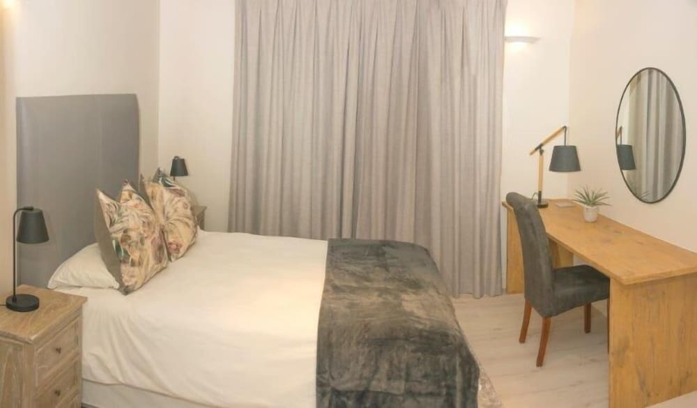 Superior Room, 1 King Bed with Sofa bed - Photo 3