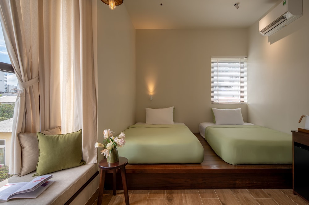 Standard Twin Room