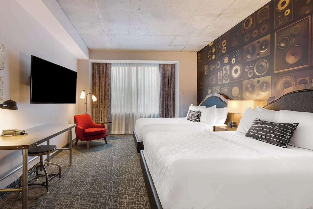 Standard Room, 2 Queen Beds, Non Smoking (Hearing Accessible) photo 2
