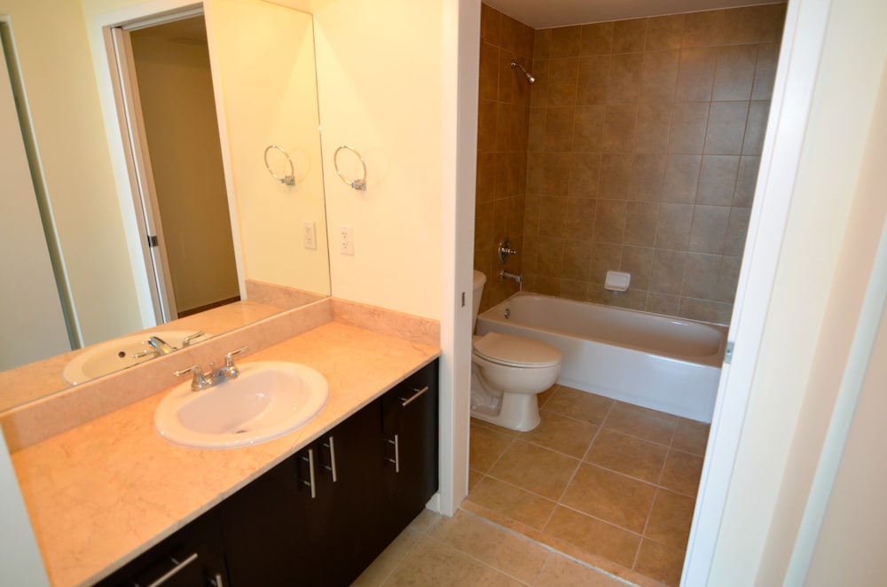 Deluxe Apartment, 1 Bedroom, Pool Access, City View photo 2