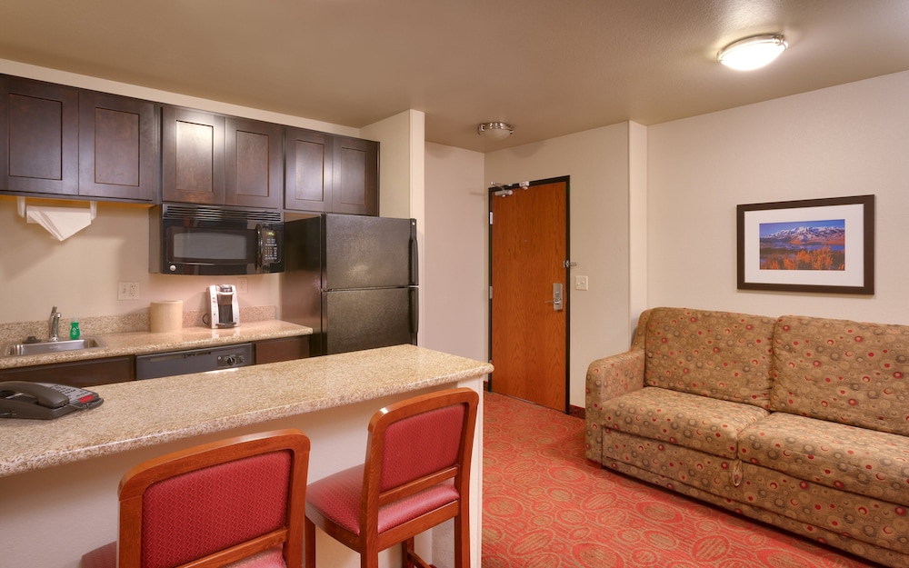 Suite, 1 Bedroom - Photo 5