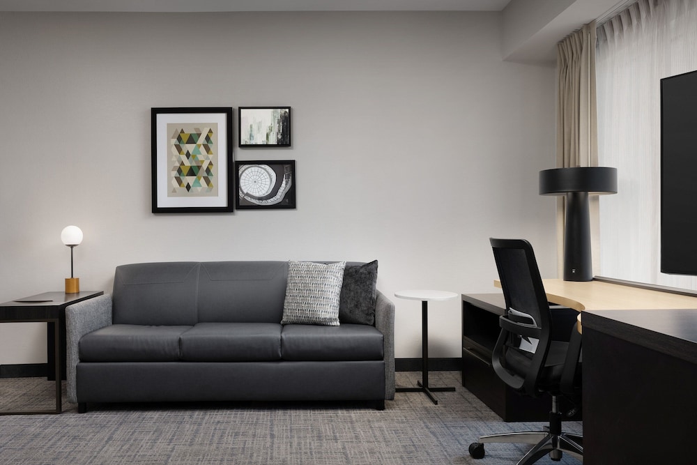 Studio, 1 King Bed with Sofa bed (Hearing Accessible) - Photo 2