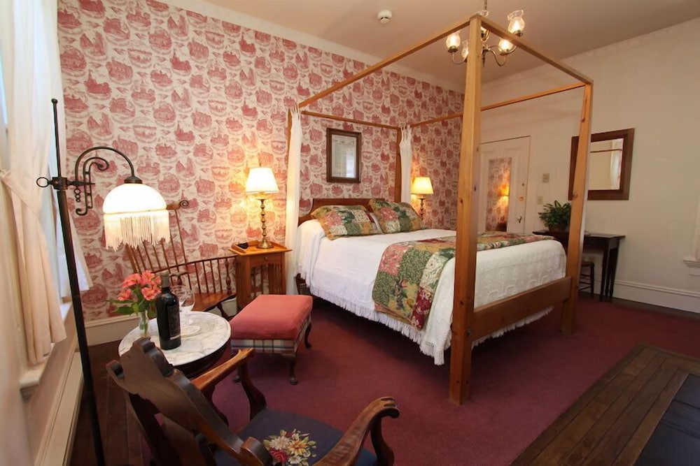 Romantic Double Room, Fireplace, Garden View photo 3